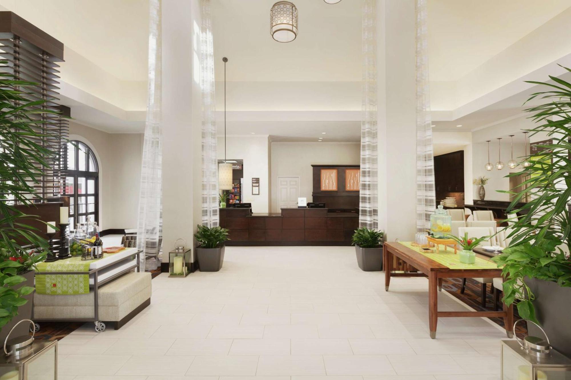 Hilton Garden Hotel 3*